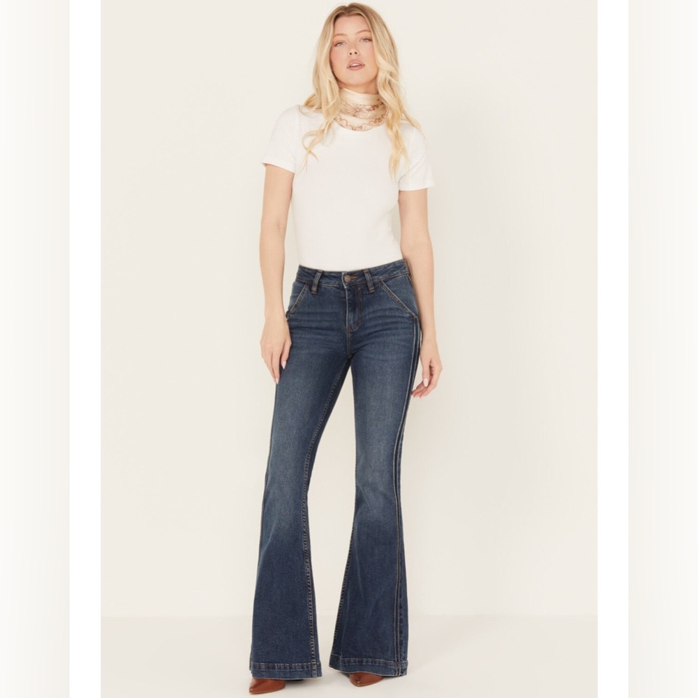 Shyanne Women's Gold Barrel Dark Wash High
Rise Pintuck Flare Jeans 27W X 34L